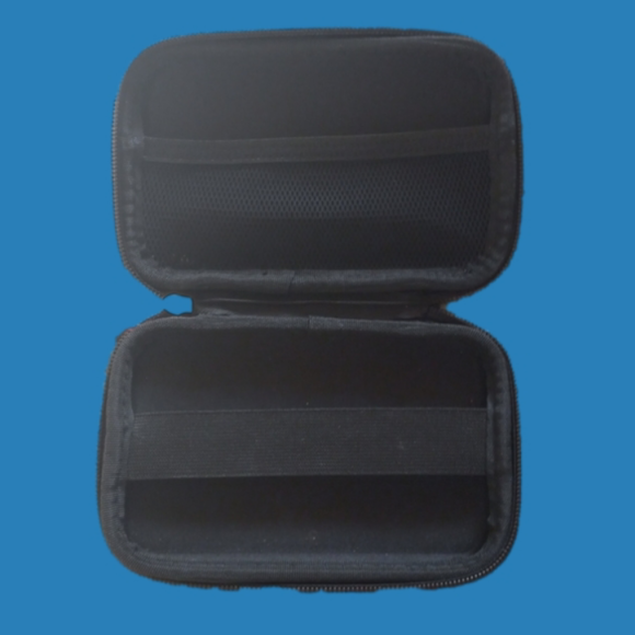 Small black protective hard case - Picture 2 of 3